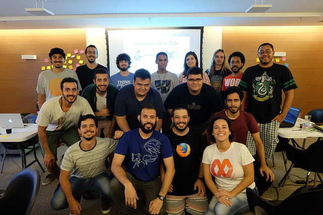 Participants from the Mozilla Brazil community post for a group photo.